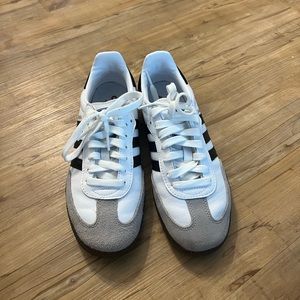 Adidas sambas (men size 6 1/2)